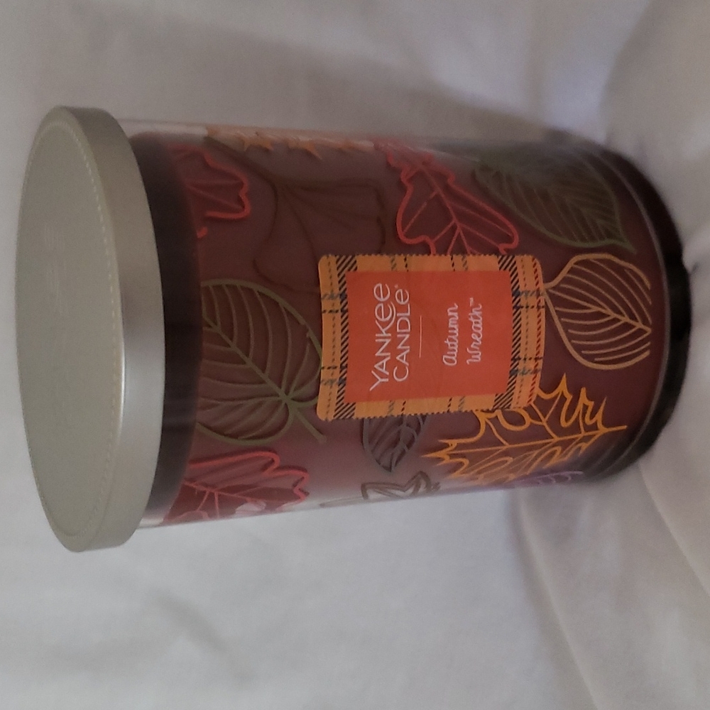 Yankee Candle Autumn Wreath 2 Wick - 22 0z Tumbler Jar